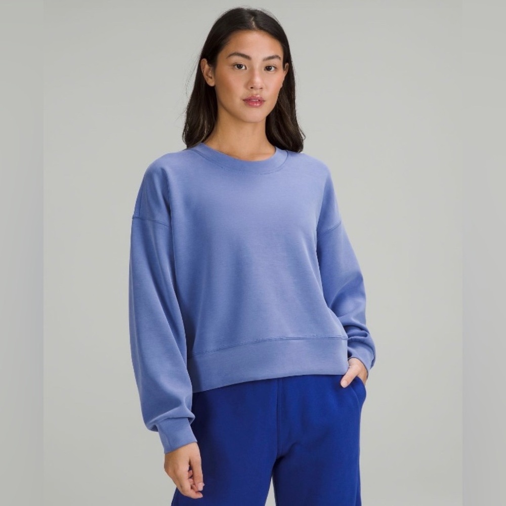 Lululemon Softstreme Perfectly Oversized
Cropped Crew in Wild Indigo size 10